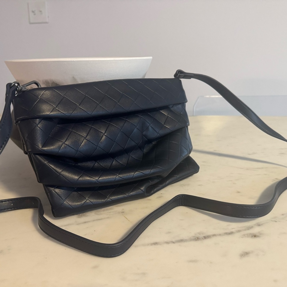 Elegant Black Quilted Women's Bag